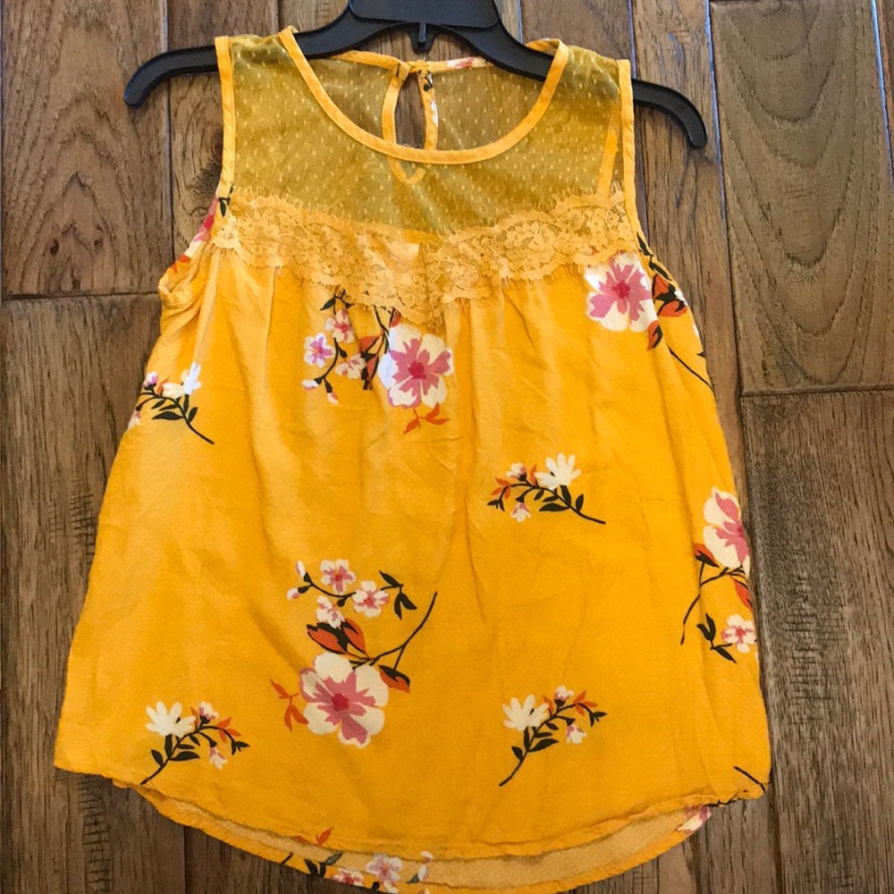 Beautiful yellow sleeveless top